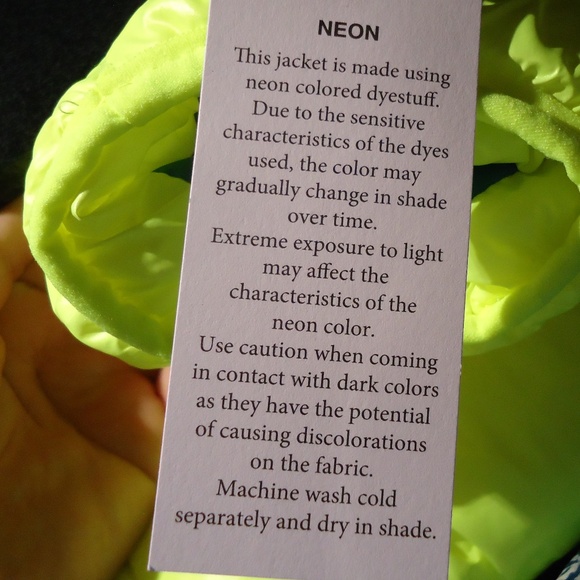 Guess Logo Puffer Hooded Jacket 111AN210 Neon Yellow Men's Size X-Large - Picture 9 of 15